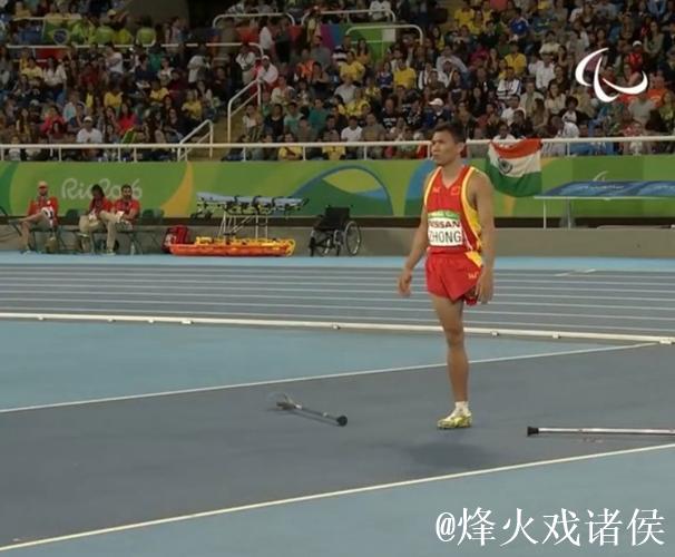 钟志强跳远摘铜,再次感动全网 钟志强跳远摘铜,再次感动全网